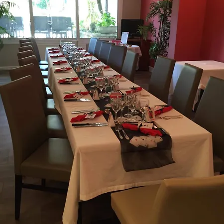 Restaurant La Boule D'or Hotel 2*