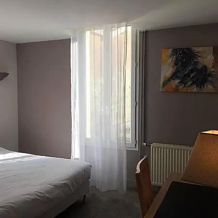 Hotel Restaurant La Boule D'or Barbezieux-Saint-Hilaire