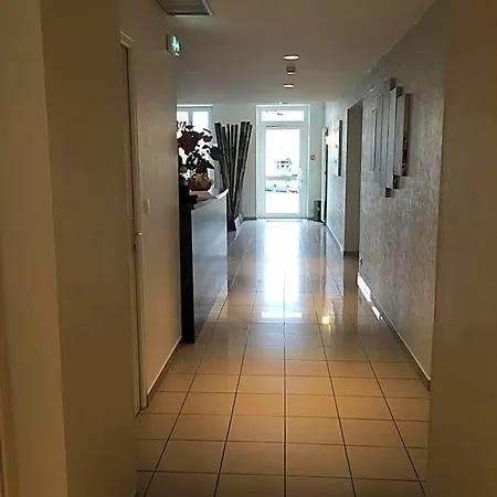 Restaurant La Boule D'or Hotel 2*