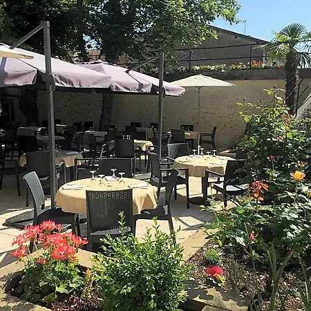 Hotel Restaurant La Boule D'or Barbezieux-Saint-Hilaire