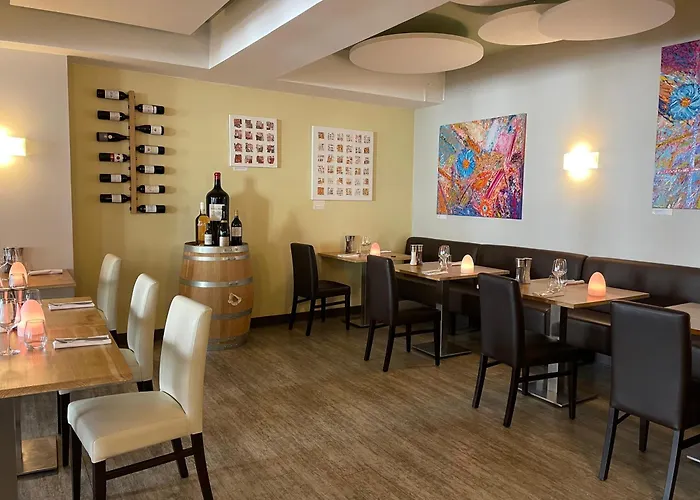 Restaurant La Boule D'or Hotel 2*