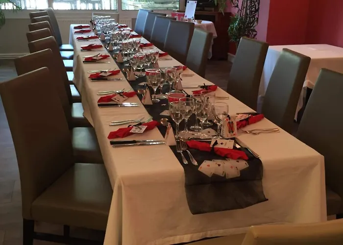 Restaurant La Boule D'or Hotel 2*